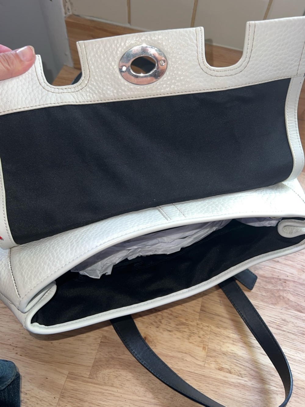 Coach White Pebbled Leather Shoulder Bag with Black Straps - Picture 9 of 10